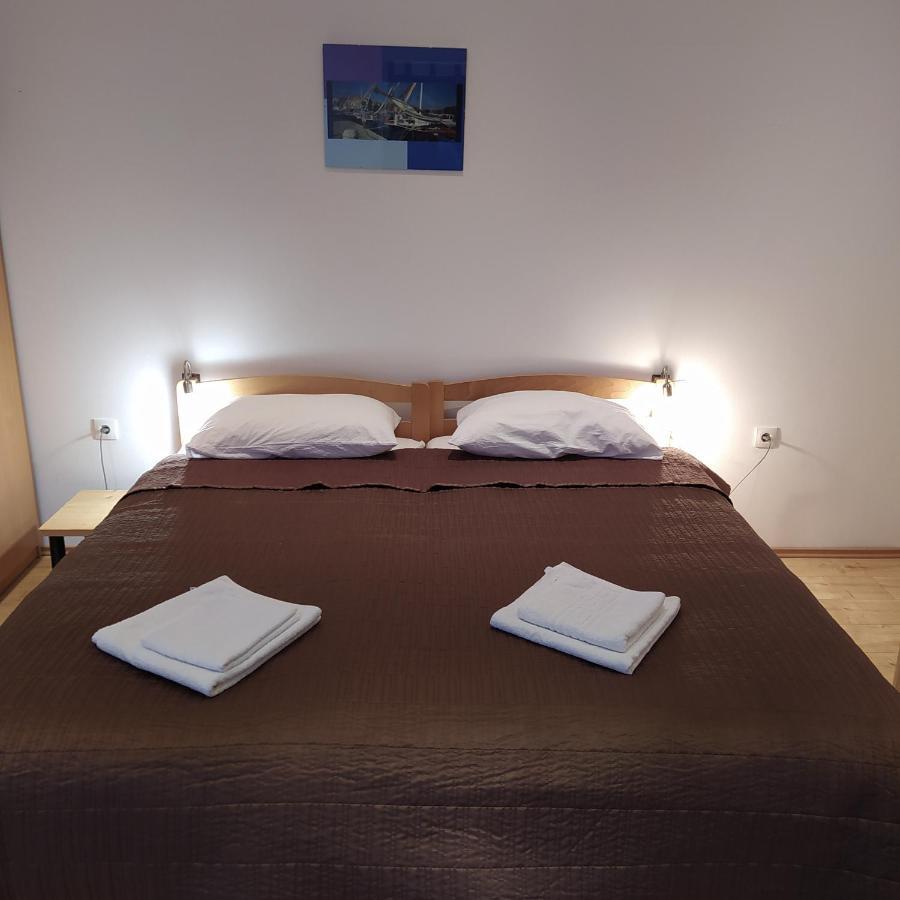 Peter&Zana Apartments 스타리 그라드 외부 사진