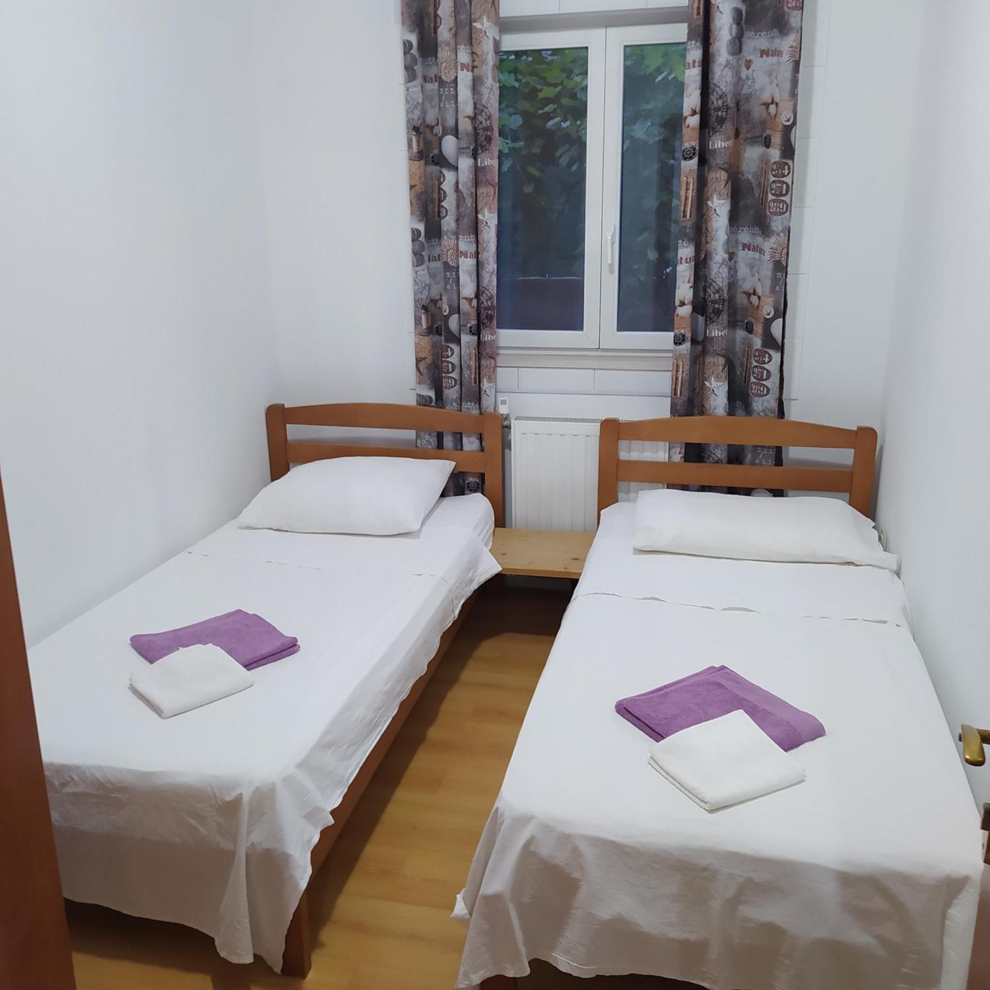 Peter&Zana Apartments 스타리 그라드 외부 사진